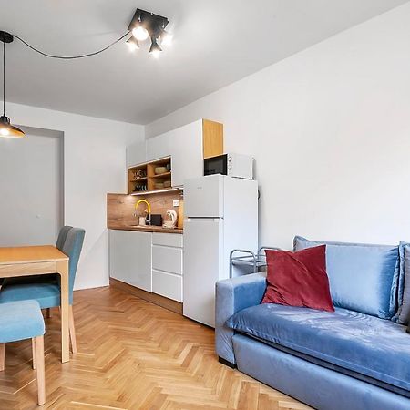 Popular Location / Street View / 4 Ppl / Netflix Apartment ปราก ภายนอก รูปภาพ