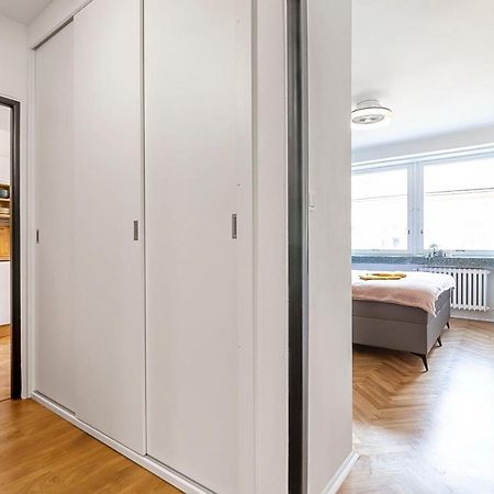 Popular Location / Street View / 4 Ppl / Netflix Apartment ปราก ภายนอก รูปภาพ
