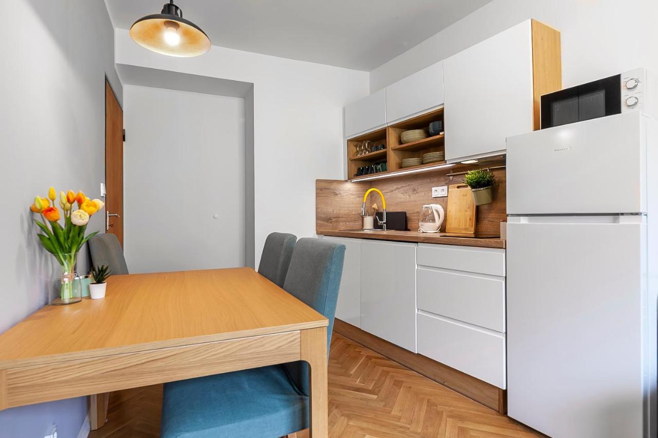 Popular Location / Street View / 4 Ppl / Netflix Apartment ปราก ภายนอก รูปภาพ