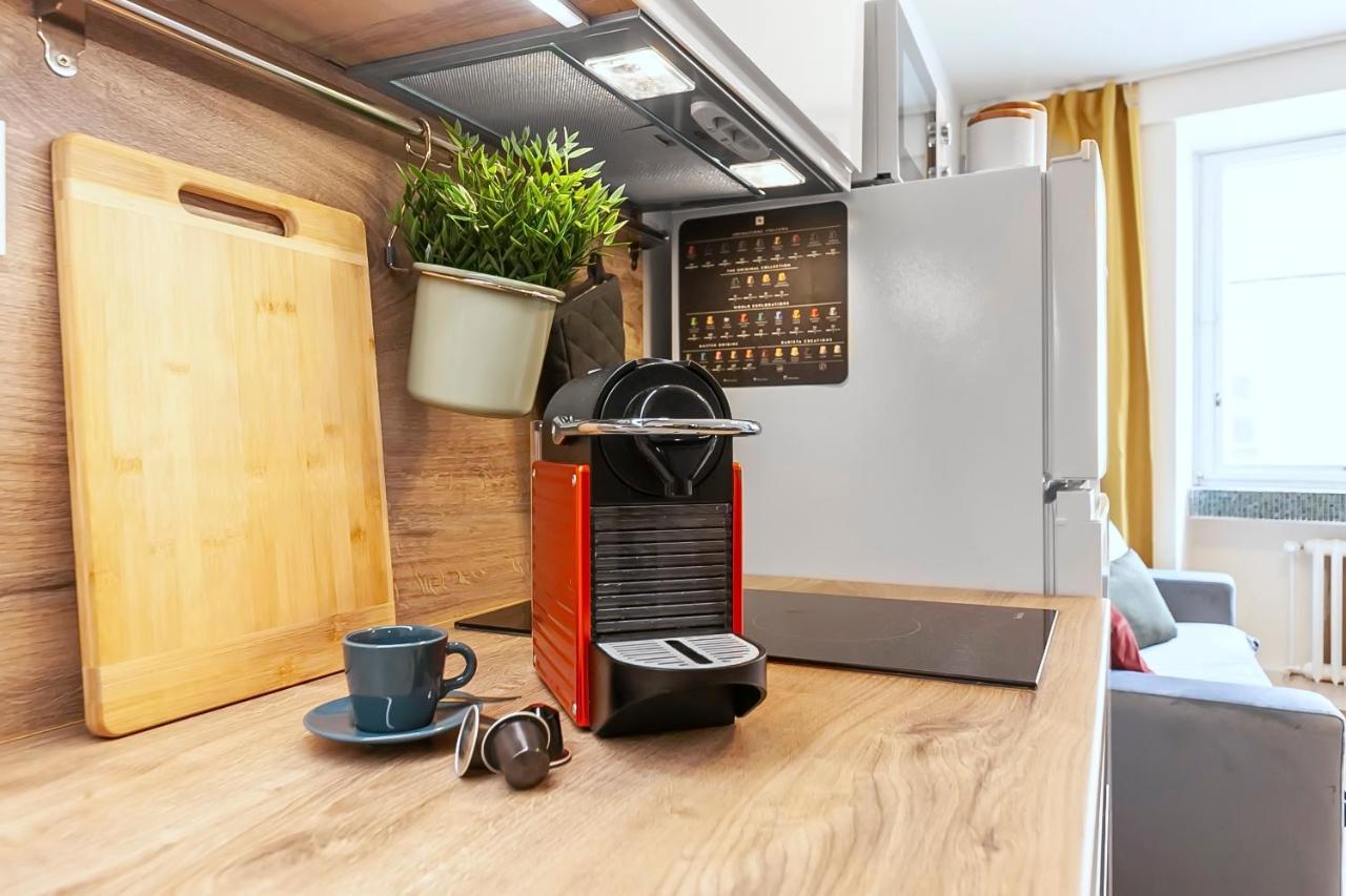 Popular Location / Street View / 4 Ppl / Netflix Apartment ปราก ภายนอก รูปภาพ