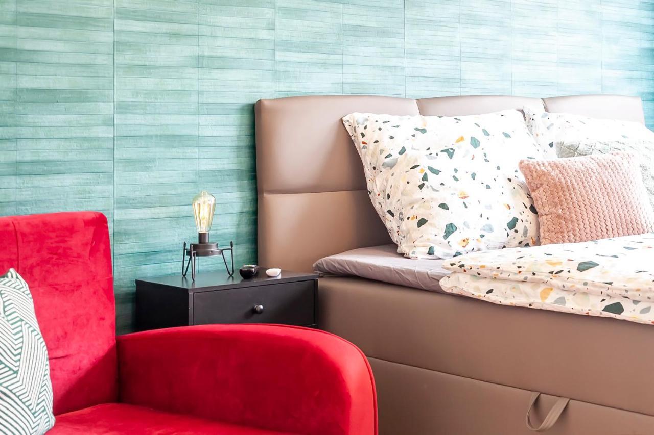 Popular Location / Street View / 4 Ppl / Netflix Apartment ปราก ภายนอก รูปภาพ